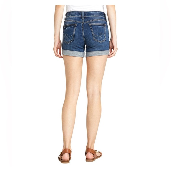 Silver Jeans Mid Rise Boyfriend Shorts women’s Sz 27 4.5” cuffed - Picture 2 of 12